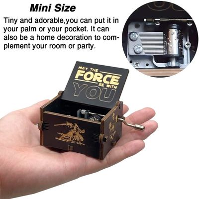 Rechteckige personalisierte Vintage-Laser-Gravierte Star Wars Holz-Handdreh-Musikbox