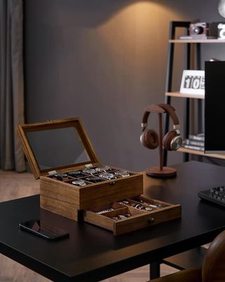 Handgefertigte 8-Schlitze Rustikale Walnussholz-Uhr-Box 2-Tier-Display-Kase mit großem Glasdeckel