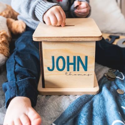 Holz persönliche Münzenbank für Kinder OEM ODM Akzeptiert Umweltfreundliches Bambusmaterial