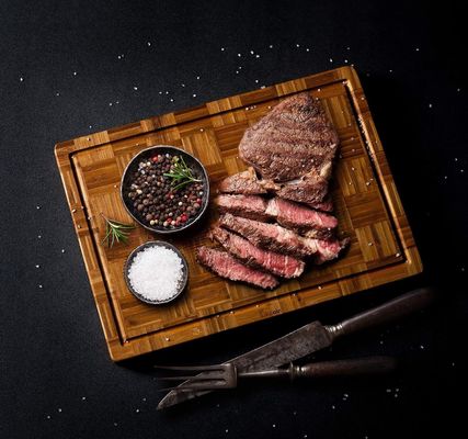 Nachhaltiges Set von 3 personalisierten Bambus-Schnittbrett mit Saft-Rohr große Größe