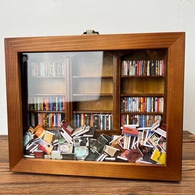 Holz Mini-Buch Streichholz-Display Bücherregal Schrank zeitgenössisches Design für die Wohnkultur