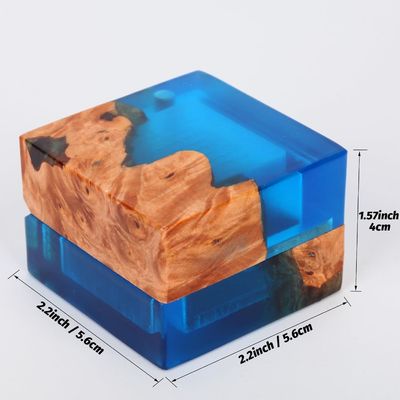 Einfach geschlossen kleine handgefertigte hölzerne Ringbox für individuelle Bestellung