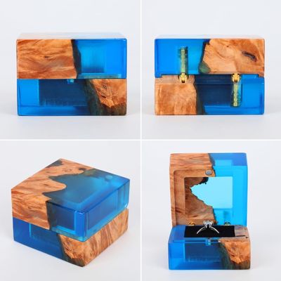 Einfach geschlossen kleine handgefertigte hölzerne Ringbox für individuelle Bestellung