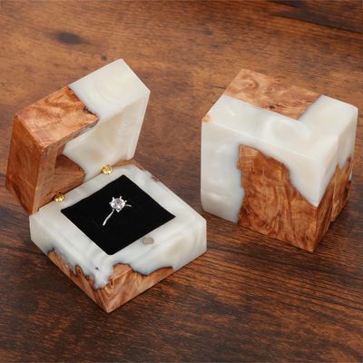 Elegante Einzelschlitze Holzringbox für kleine handgefertigte Vintage-Schmuckverpackungen