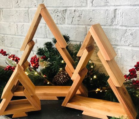Holz-Weihnachtsbaum auf Wunsch perfekt für ein festliches Ambiente