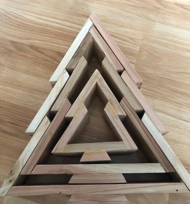 Holz-Weihnachtsbaum auf Wunsch perfekt für ein festliches Ambiente