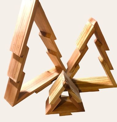 Holz-Weihnachtsbaum auf Wunsch perfekt für ein festliches Ambiente