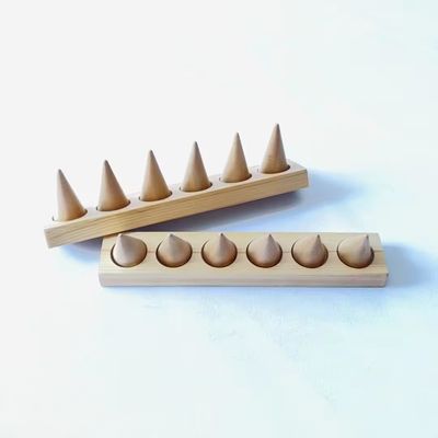 Maßgeschneiderte Holz Finger Schmuck Display Stand mit glatter Oberfläche und wettbewerbsfähig