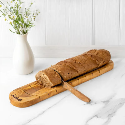 Grau-weiß angepasste Form Handwerker Olivenholz Baguette Schneidebrett für Brotliebhaber