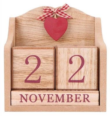 Holz-Adventskalender-Tischspielzeug mit rustikaler Wohnung und europäischem Stil