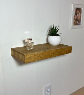 Schwebende Geheime Abteilungsregal Beschreibung für die Organisation von Wertsachen in rustikalem Eiche