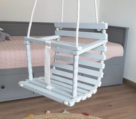 Platzersparende Funktion Personalisierte Holzhandarbeit für Außen- und Innenräume