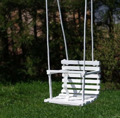 Platzersparende Funktion Personalisierte Holzhandarbeit für Außen- und Innenräume