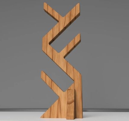 Holzregal für stilvolle und funktionelle Toilettenpapierhalter