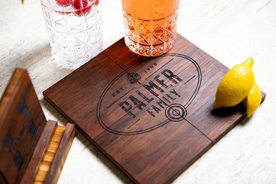 Nachname-Coasters mit optionalem Halter aus Bambus, Buche, Walnuss, Eiche, MDF oder Kiefer