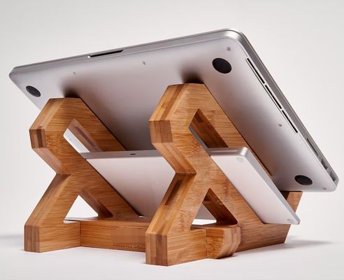 Verstellbarer Bambus-Laptop-Stand für Notebook und Laptop-Tray in bequemer Form