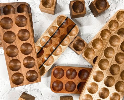 Praktische einstöckige Holzeierhalter für die Organisation der Arbeitsplatte