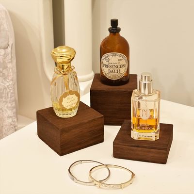 3 unterschiedliche Höhenständer Holz-Display-Riser Set Custom Logo Lackierung Druck Handhabung