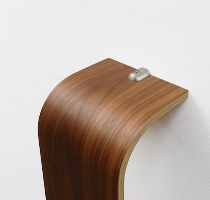 Organisieren Sie Ihr Badezimmer mühelos mit einem an der Wand befestigten Holz-Spa-Duschtüchertisch