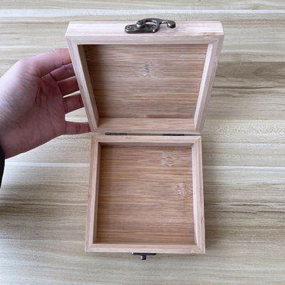 12.8x12.8x4.5cm Promotion Custom Grave Logo Bambus Geschenkbox für andere Geschenk Handwerk