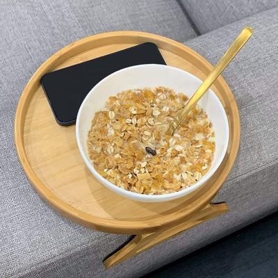 Custom-Natursofa aus Bambus Seitentisch Klapparmbett Klip-On Couch Tray für OEM ODM