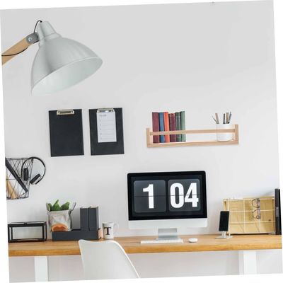 Holz-Hängeregal für Bücher und Blumenkrüge