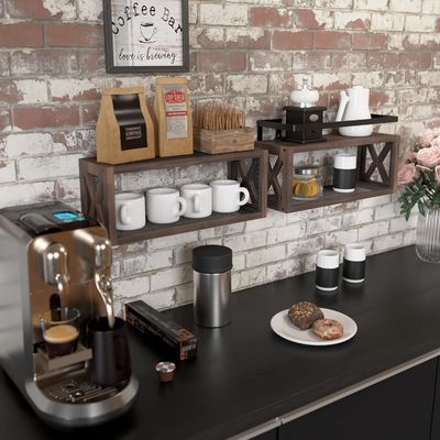 Speichern Sie Platz mit Landhaus-Stil rustikalen Braun schwebenden Holzregalen und Schutzgitter