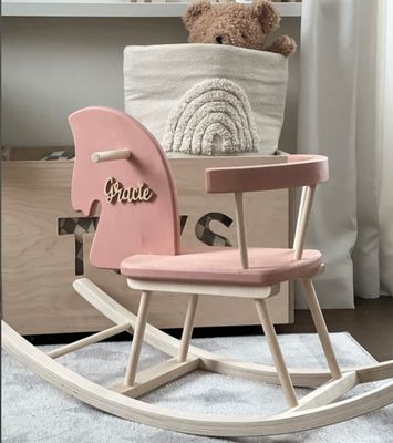 Innenministerium Personalisiertes Holz Schaukelpferd Spielzeug Holzpferd Montessori Schaukelpferd Schaukel