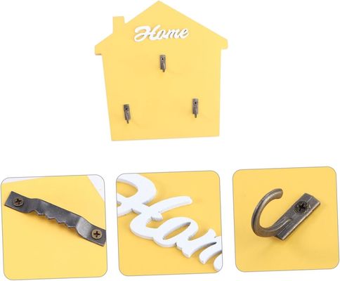 Eintrittsraum Schlammkammer Briefkasten und Schlüsselregal mit Holzspangen in Naturholzfarbe