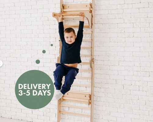 202405 Schwedische Leiter 4in1 Kleinkinder Klettergymnasium mit Dreieckskletter und Kindertisch