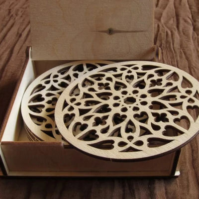 Einzigartige Holz-Rosette-Coasters für Kaffeetasse in Naturbirke und gotischem rustikalem Design