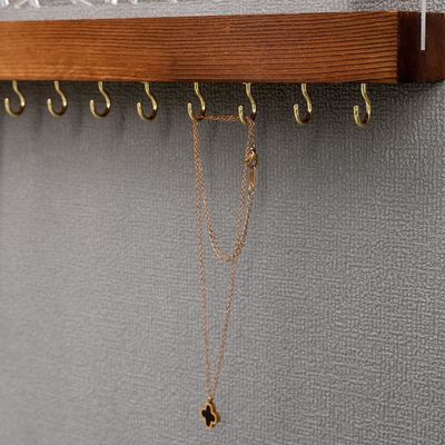 Funktionales Design Holz-Floating-Regal Acryl-Ohrring-Display für das personalisierte Logo