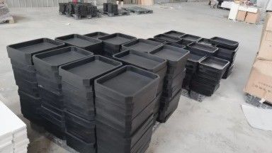 202406 Schwarzes Holz-Träger mit Handgriffe