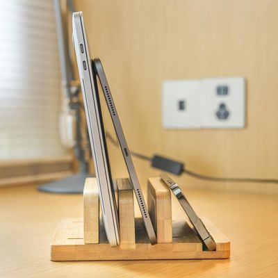 Nicht faltbares Rack Vertikaler Laptop-Stand Customized Logo Doppelstandhalter mit Dock