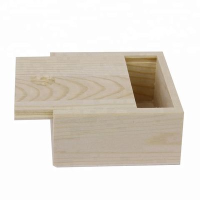 Geschenkpaket mit Gleitdeckel Holzkiste mit individuellem Design und Langlebigkeit
