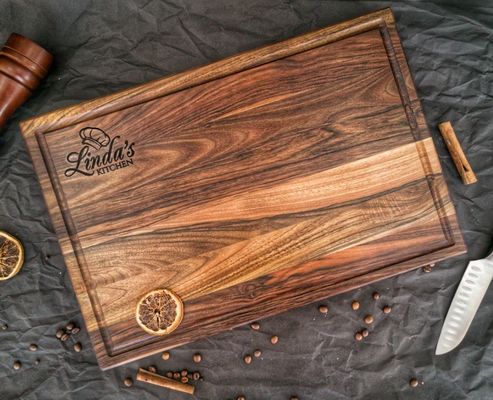 Anpassungslogo akzeptabel 1,75 Dicke große Walnuss-Schnittplatte mit Saft-Rohr