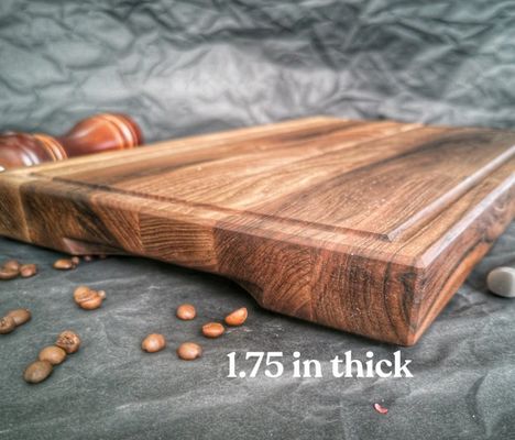 Anpassungslogo akzeptabel 1,75 Dicke große Walnuss-Schnittplatte mit Saft-Rohr
