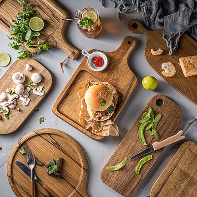 Mini-Akazien-Schnittbrett mit Kreis-Food-Holzdesign und Messerhalter