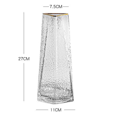 Eine 3 Meter hohe Glasvase - ein Muss für Tischdekoration und Geschenke