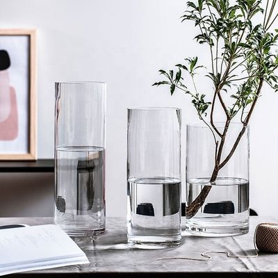 Großes klares Glas für die Dekoration der ganzen Jahreszeit