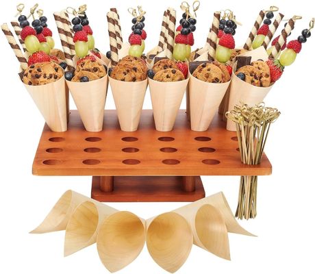 Holz-Eis-Kegel-Halter Stand in einfachen Farben für Food-Trucks oder Catering-Events