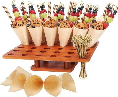 Holz-Eis-Kegel-Halter Stand in einfachen Farben für Food-Trucks oder Catering-Events