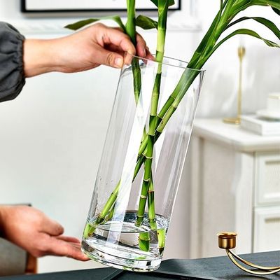 Großes klares Glas für die Dekoration der ganzen Jahreszeit