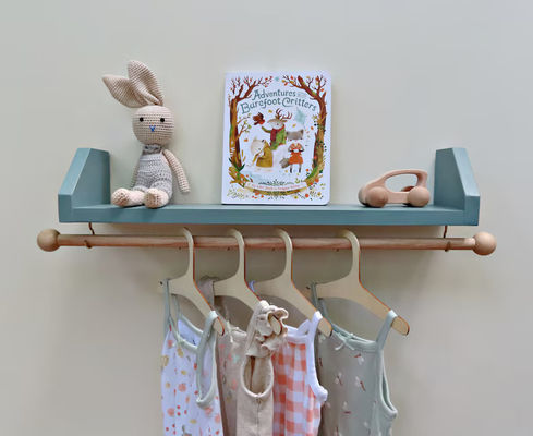 Wie Sie wünschen Blaues Kinderregal mit Kleiderhänger Ordnen Sie die Kleidung Ihres Kindes