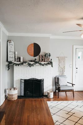 Moderne Bauernhausgestaltung Holzwandkunst für Vintage-Hausdekor in Innenräumen