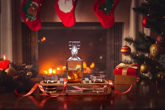 Custom Whisky Decanter Set mit Holzstand und Kühlsteinen für Partyfeiern