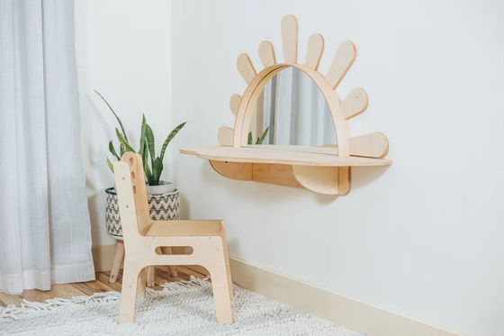 Umweltschonende Sonnenlicht-Wand-Tisch- und Stuhl-Set für Kleinkindermöbel