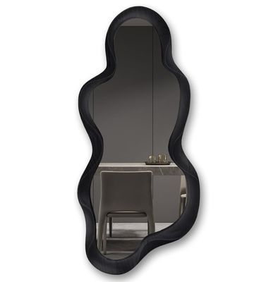 Schöne Wohnkultur Unregelmäßiger Wandspiegel mit schwarzem Holzrahmen und moderner Badezimmerdekoration