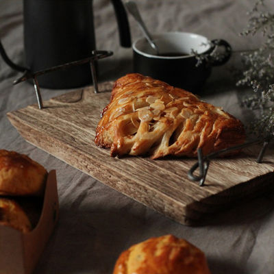 Rustikale Naturholz-Service-Bett mit Metallgriffe OEM ODM akzeptiert