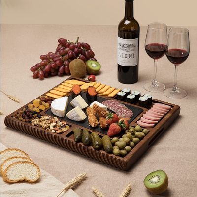 Servieren Sie Ihren Käse mit Stil mit unserem zweiseitigen Schiefer- und Edelstahl-Schnitzel-Set